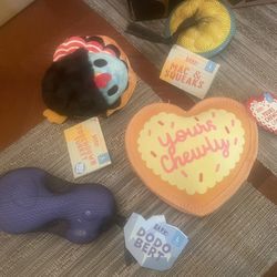 4 NWT Large Chewier Dog Toys Barkbox 