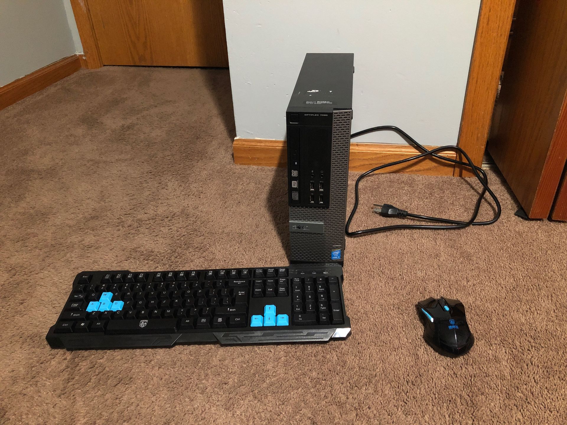 Dell Optiplex 7020 Upgraded with GTX 1050 Low Profile Ti Graphics Card and a Wireless USB Keyboard and Mouse