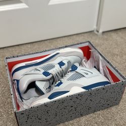 Jordan 4 Retro Blue 