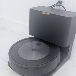 Roomba Vacuum Cleaner iRobot J7 Plus