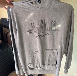 Size Small Atlanta Skyline Graphic Hoodie