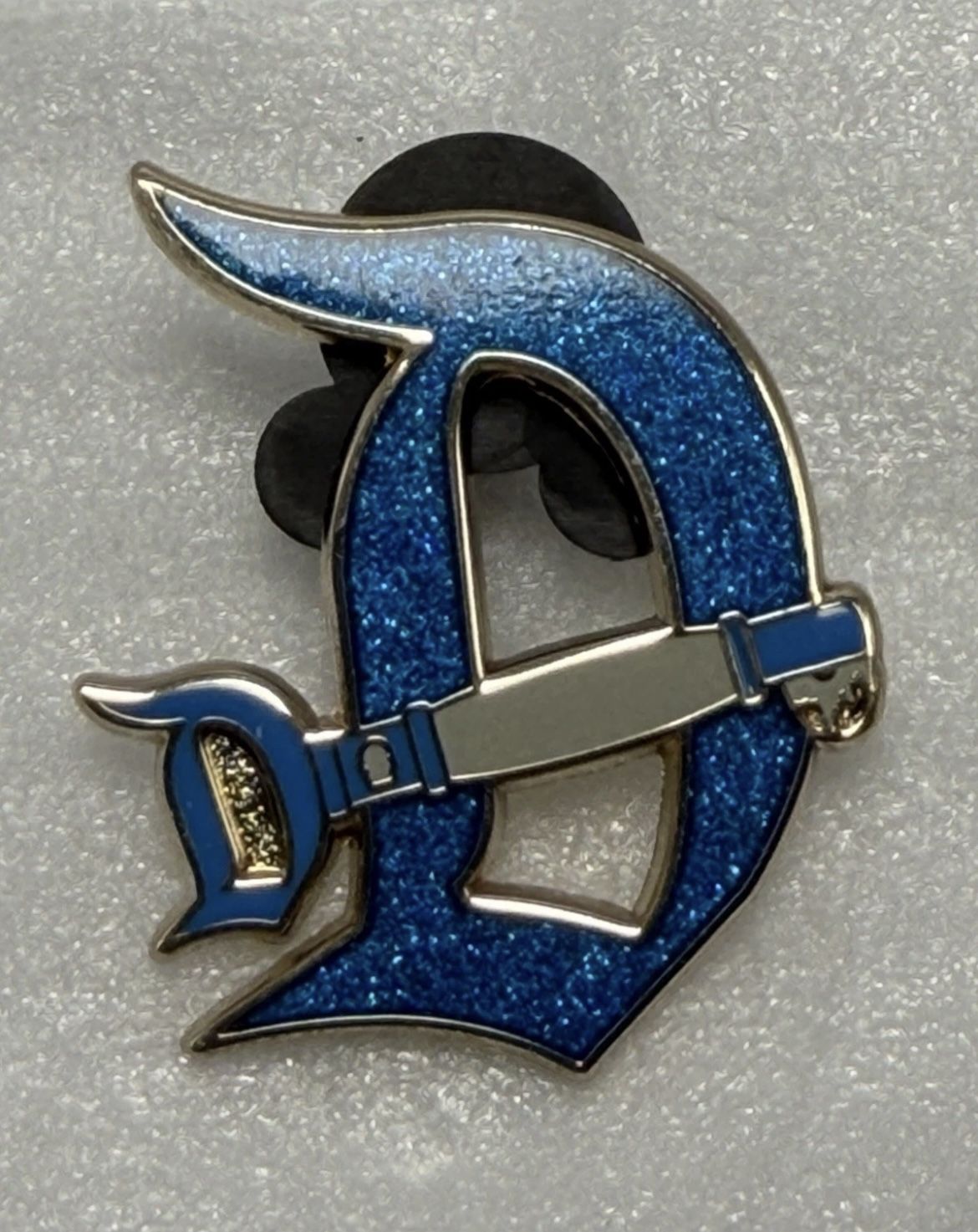 Disneyland D Key Pin