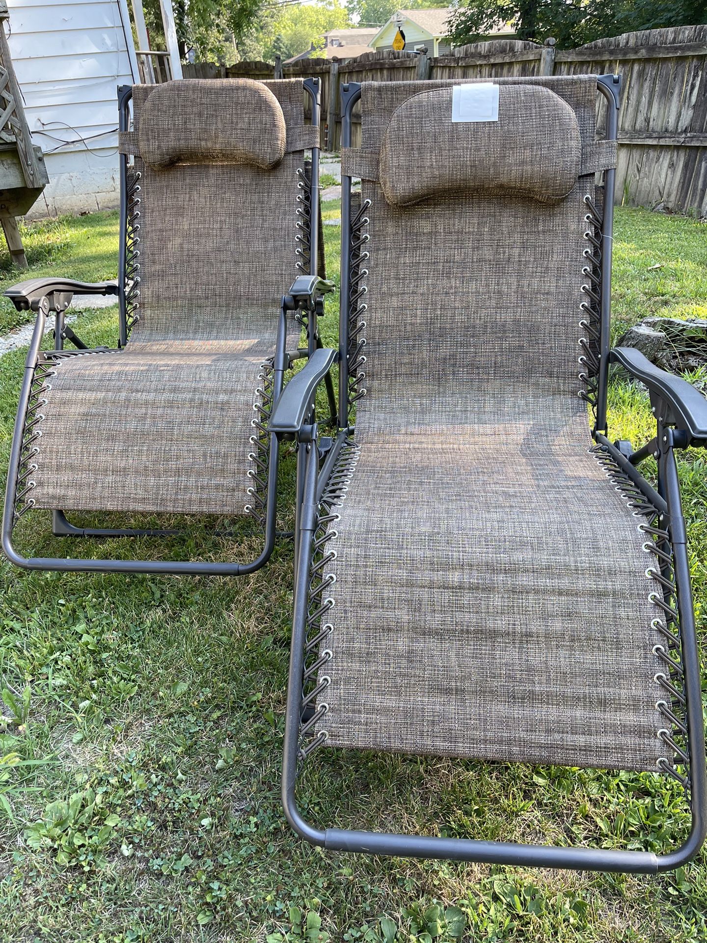Summer winds Zero Gravity Chairs Like New for Sale in Crown Point