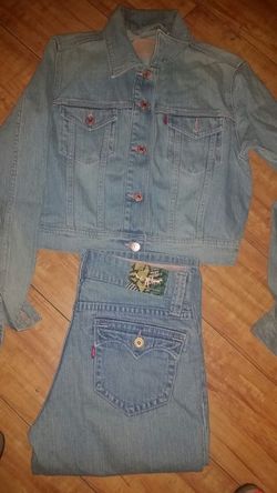 Levis womans outfit matching capri & jacket