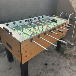foosball table works great! great condition 