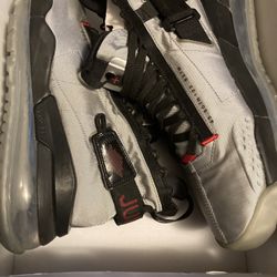 Practically New Jordan’s Size 10 In Men’s