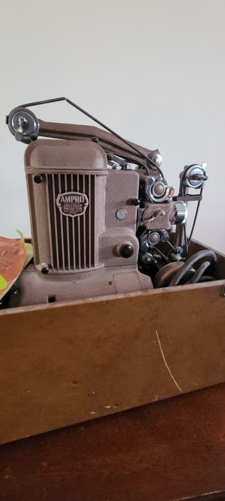 Amprosound Projector