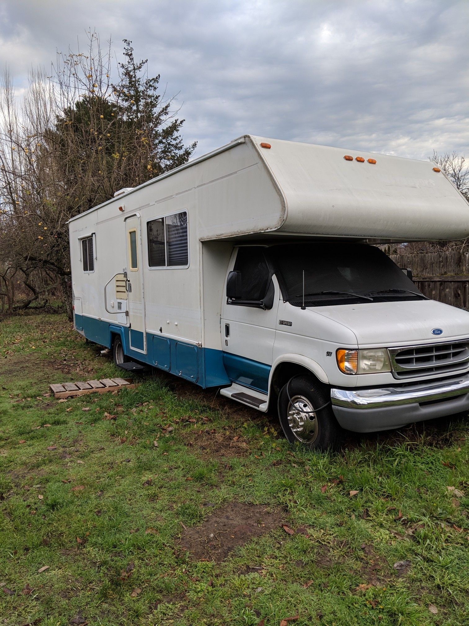 1998 Ford e450 Damon ultra sport