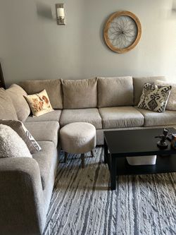 Large sectional couch - Used (Excellent condition)