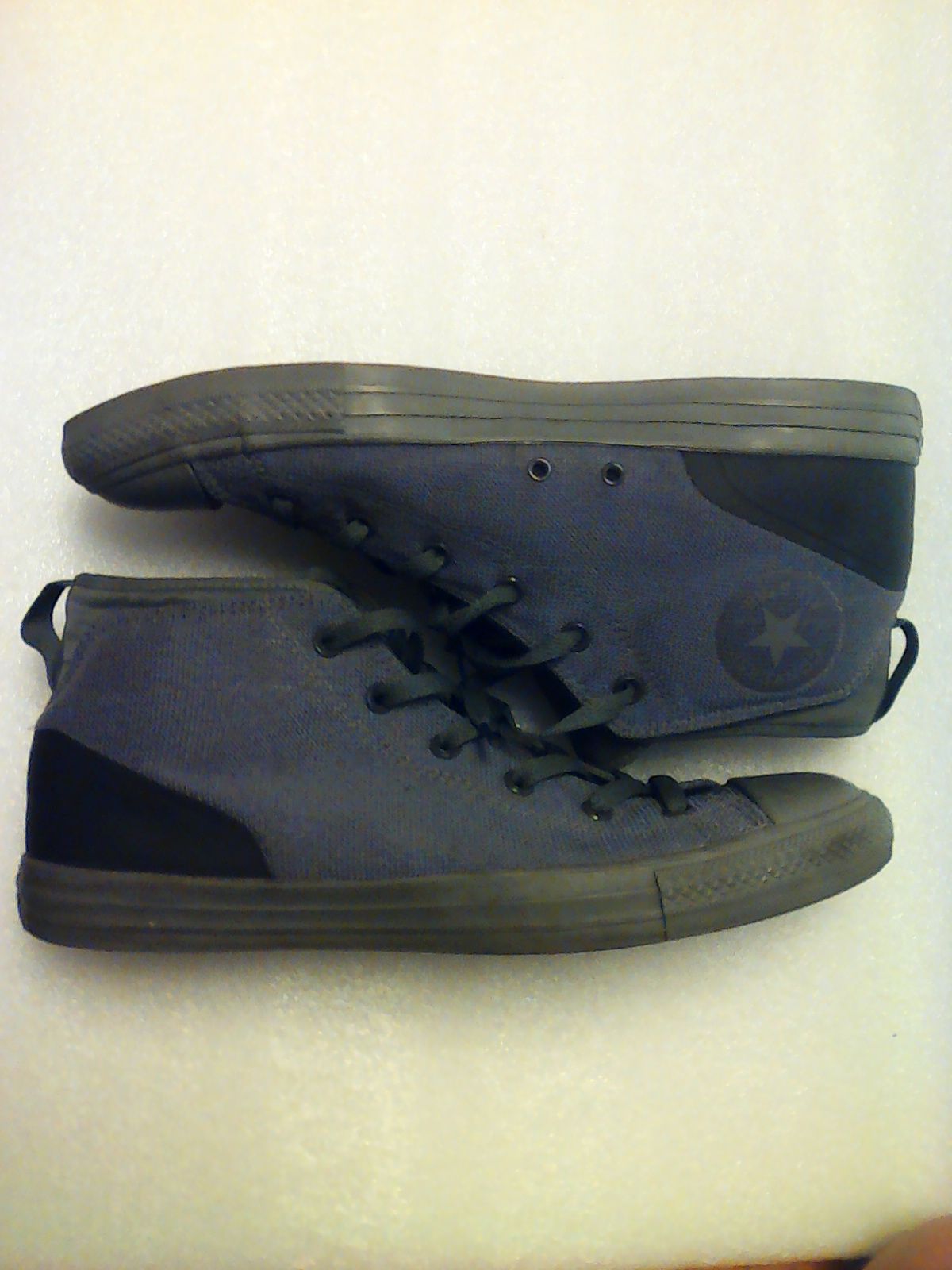 Converse All Star Chuck Taylor Shoes Gray men's size 12 women's size 14 nice Gray and black