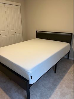 Bed frame & mattress