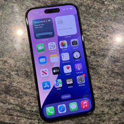 iPhone 15 128GB Unlocked and With a 30 Day Warranty