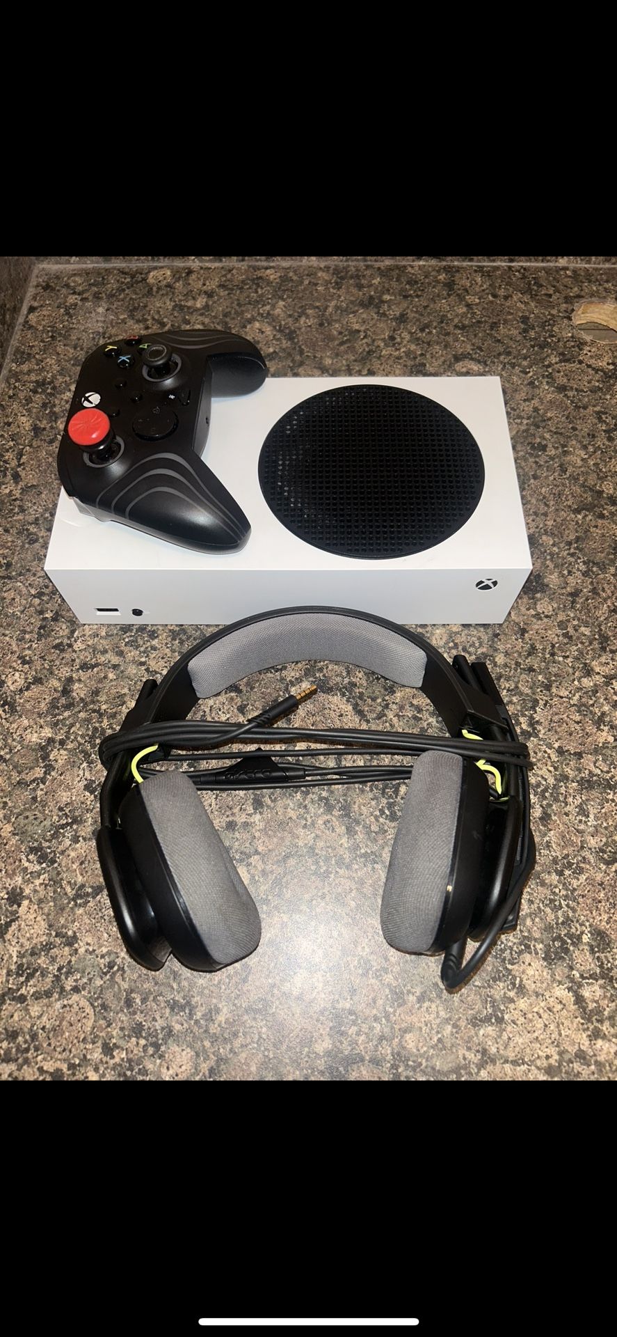 XBOX SERIES S W CONTROLLER AND HEADSET