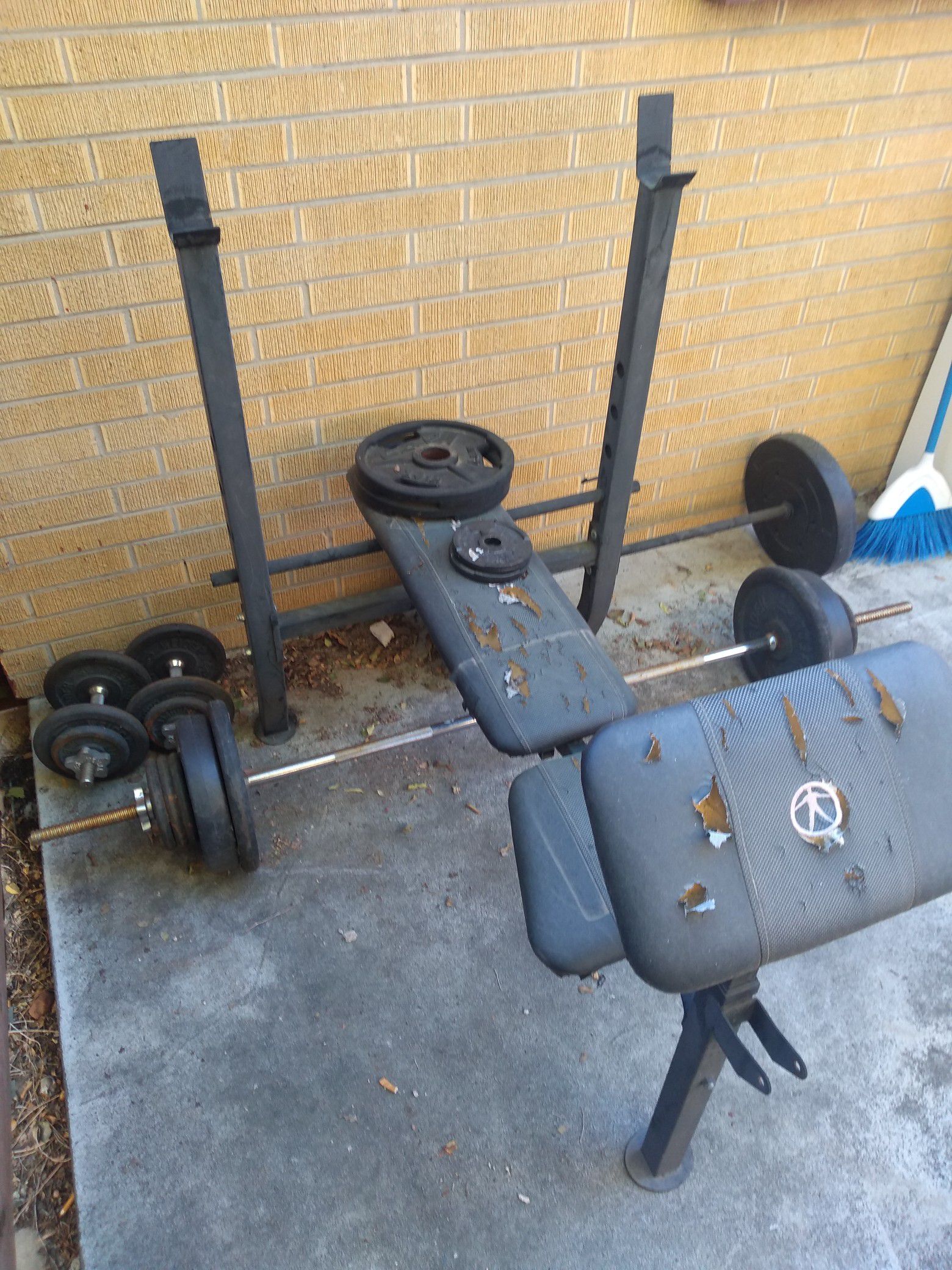 Weight set and bench