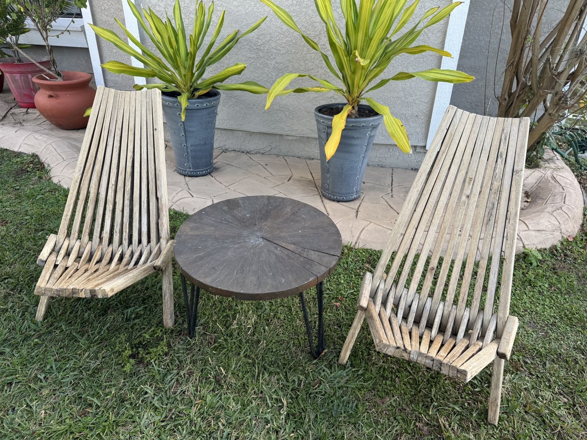 Wood Folding Lounge Chairs & Table