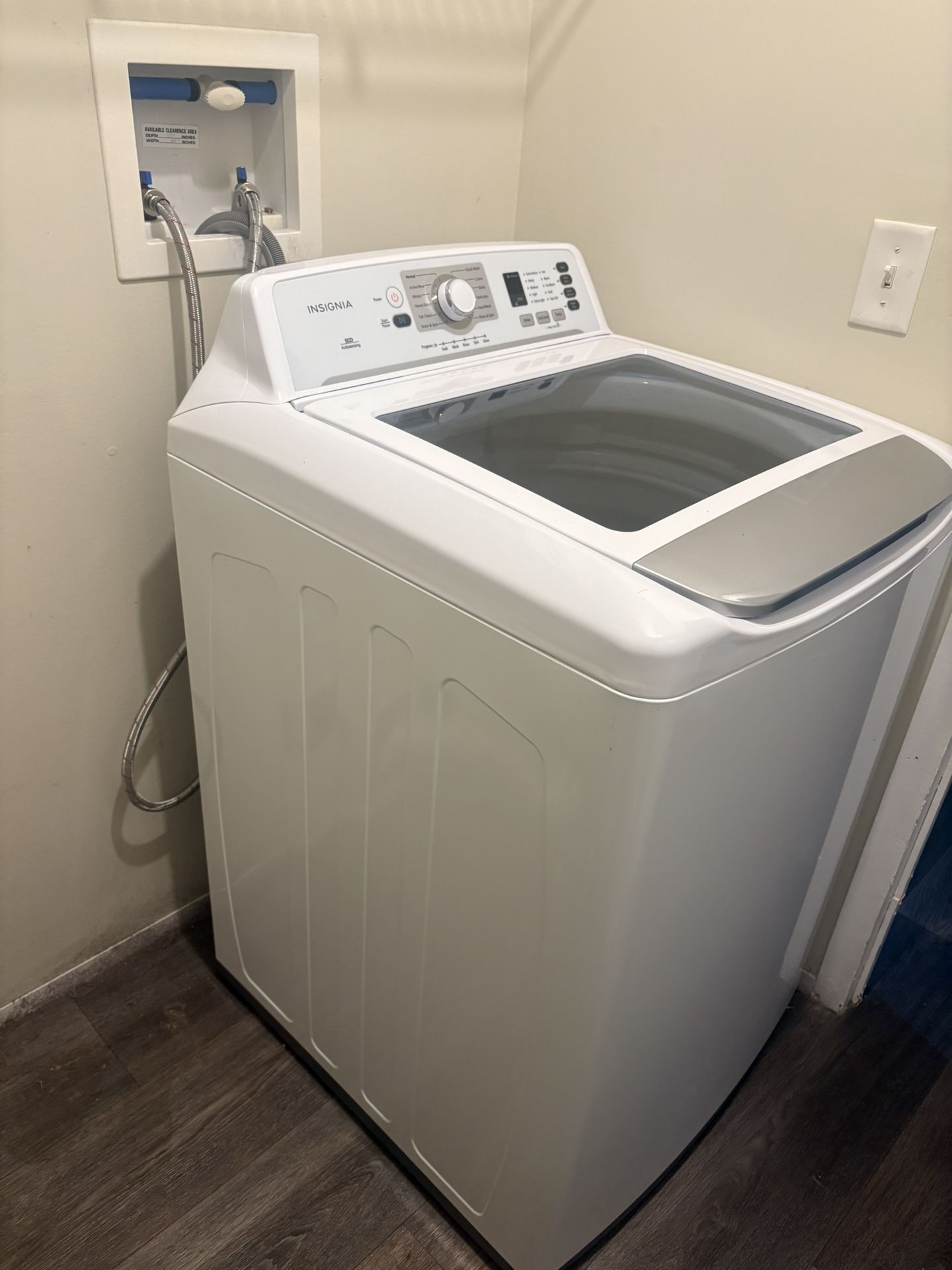 INSIGNIA Washing Machine 