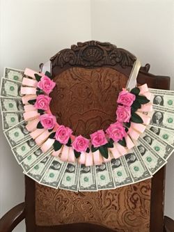 Graduation leis I’m in el sobrante  different prices and styles