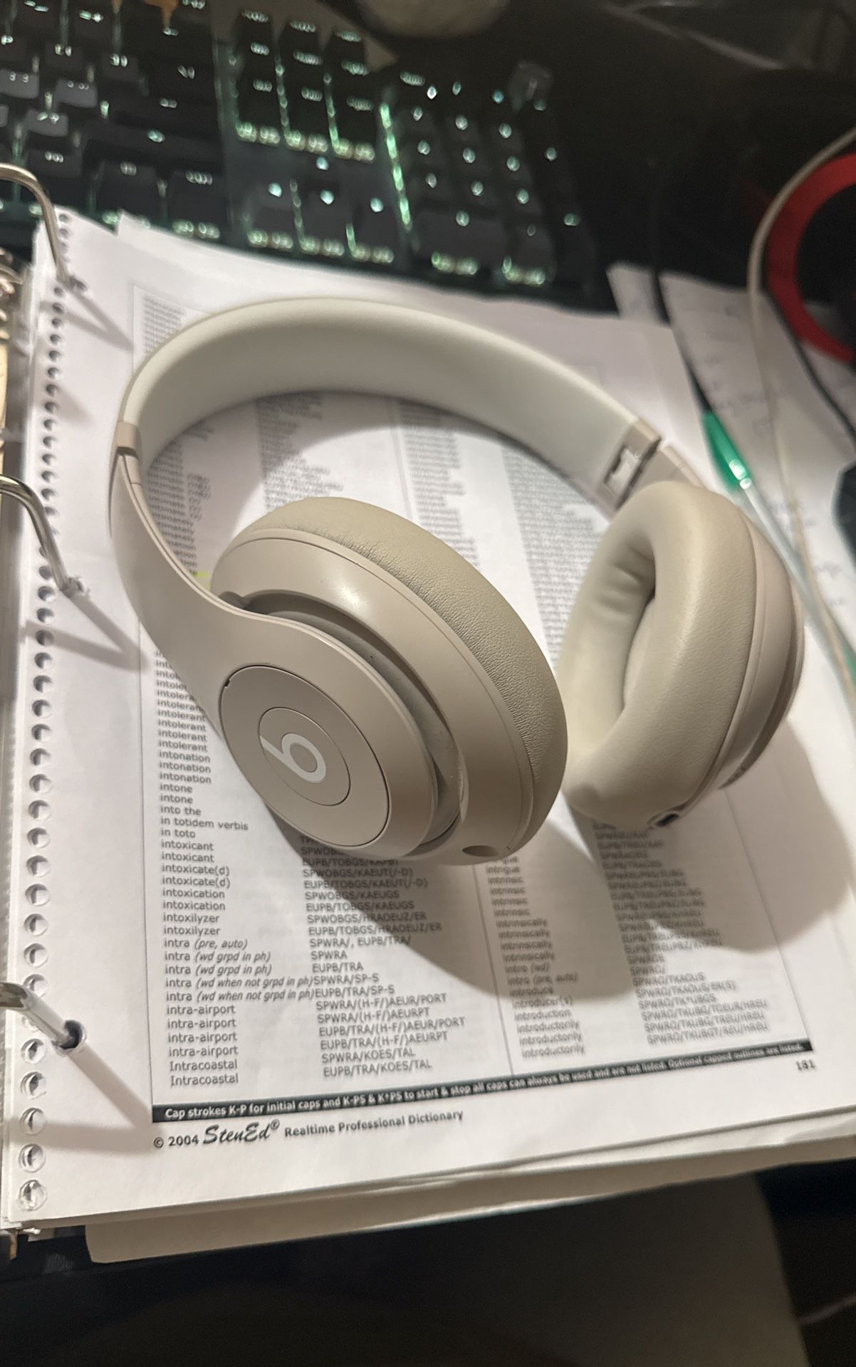 Studio beats Pro
