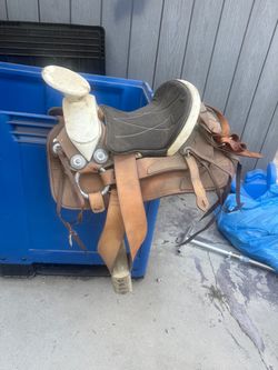 Western Leather Horse Saddle