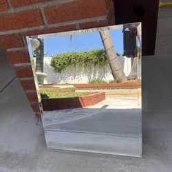 Mirror. Espejo. 16x19