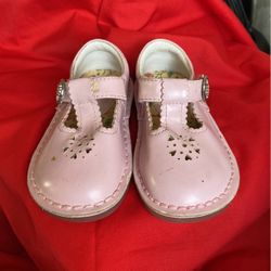 Kids Girl Shoes Sz. 8. Pink Color