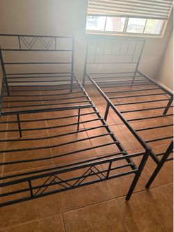 Bed frames (4)