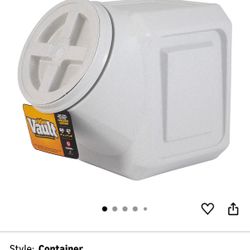 Gamma2 Dog Food Container