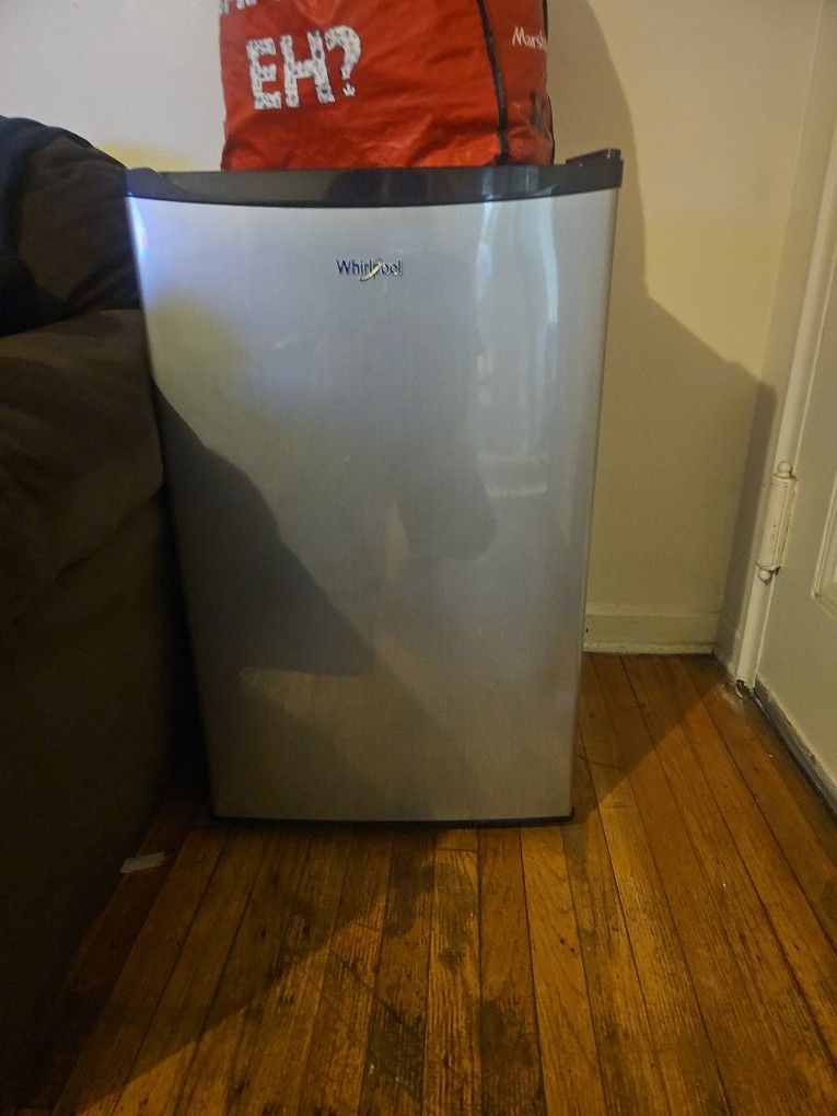 Im Selling This Fridge