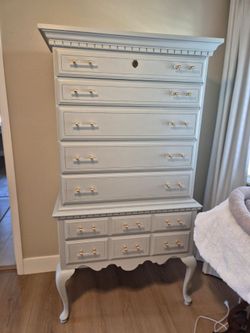 Solid high boy 7 drawer dresser