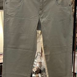 WM # 1023, Ladies Size 8  Merona Beige Capris With Stretch