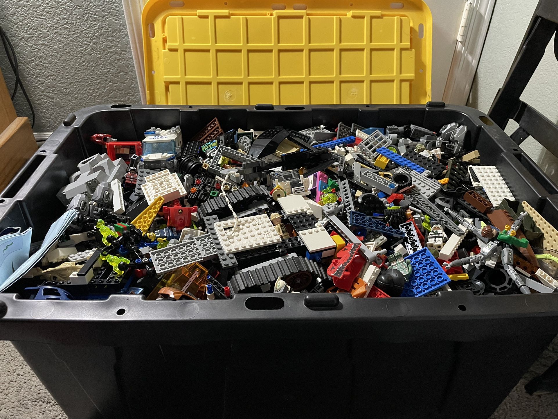 45 Pounds Of Assorted Legos