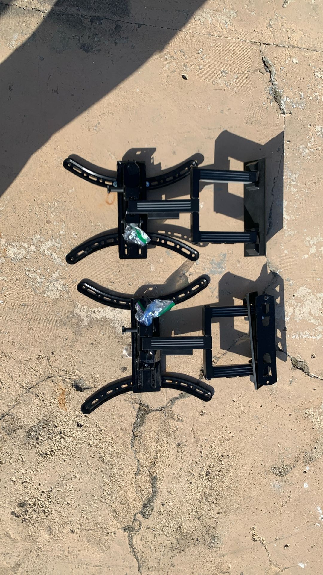 2 TV Mounts With Hardware
