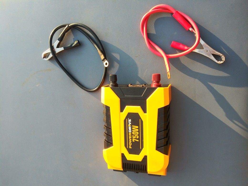 750 Watt POWER INVERTER / LIKE NEW!