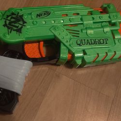 Zombie Strike Nerf Gun Quadrot