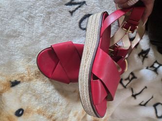 Sandalias rojas Mk