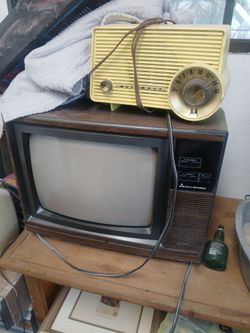 Vintage MGA Mitsubishi CRT Television