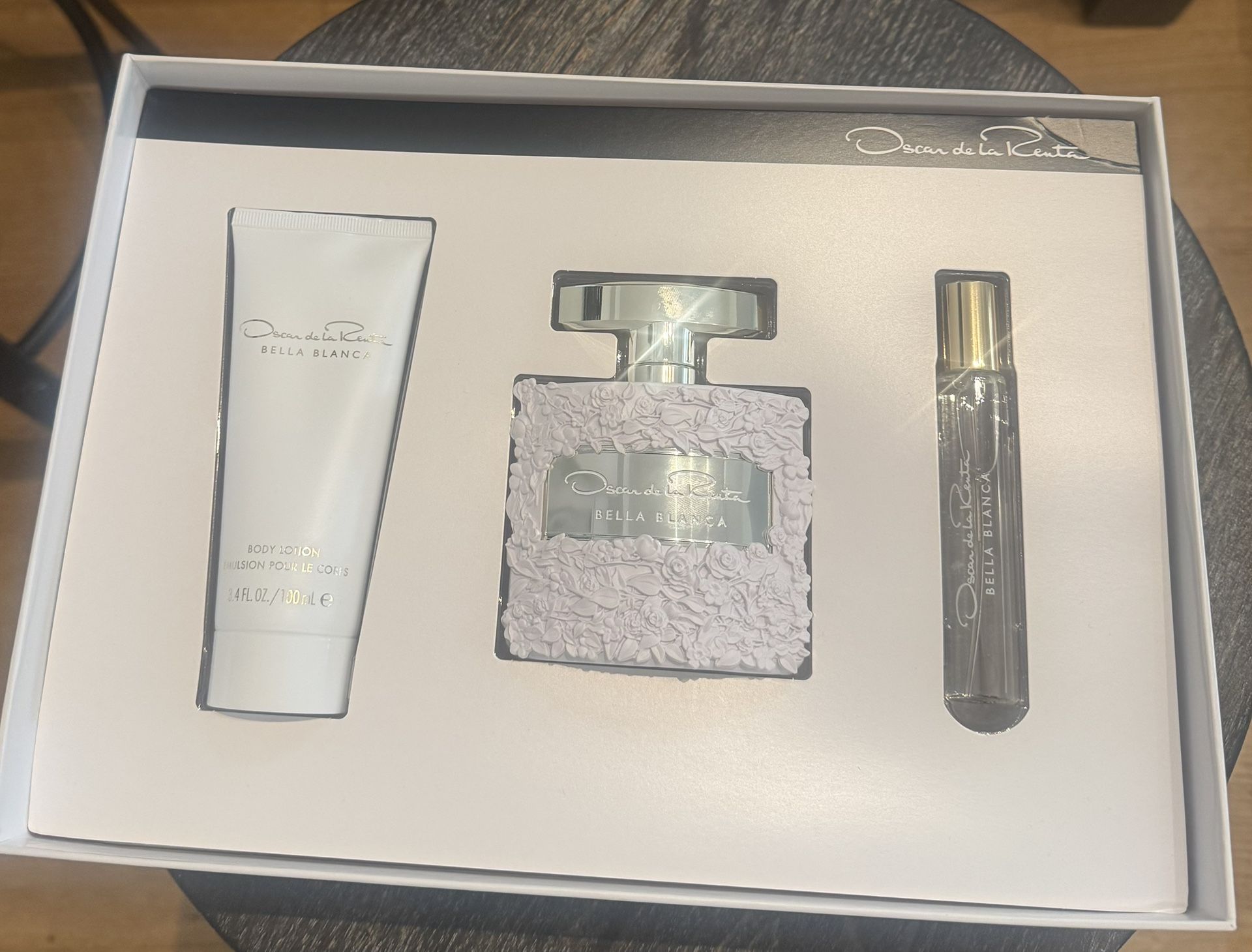 Oscar De La Renta Perfume Kit