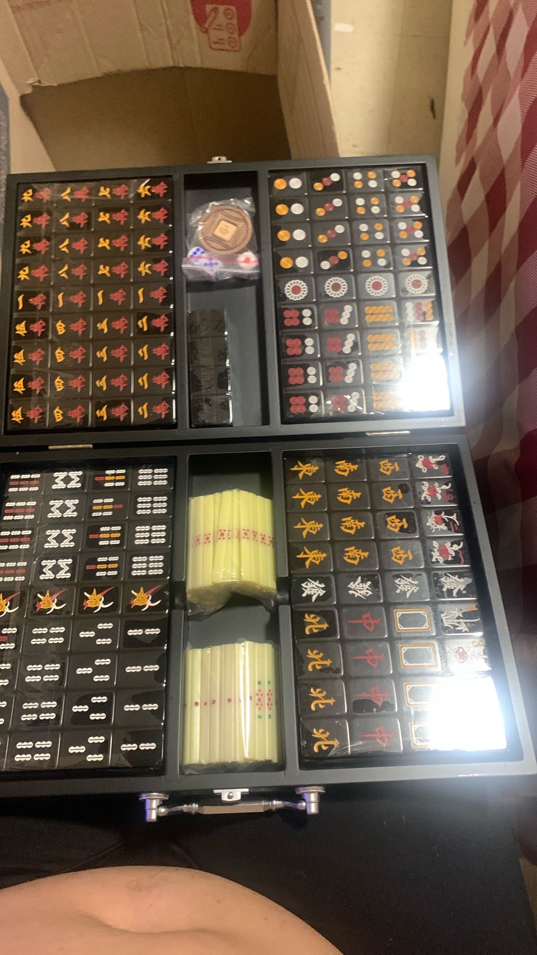 Yellow Mountain Mahjong Game Set, Jet Set