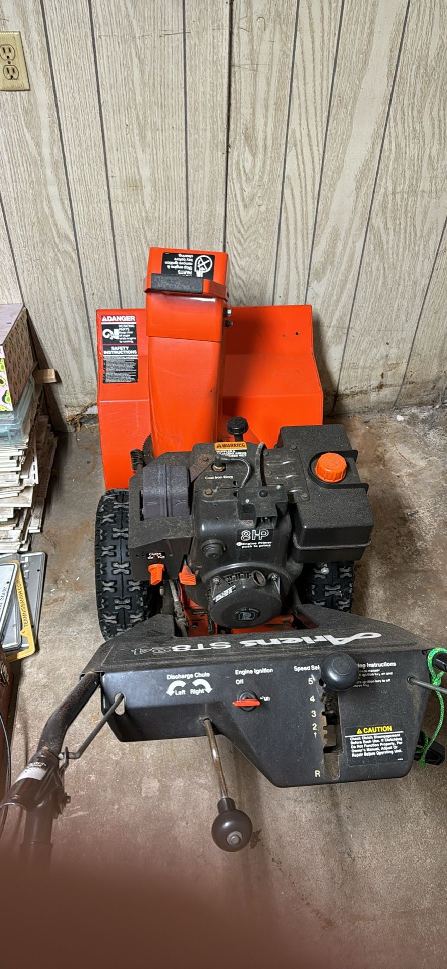 Ariens ST824 Snowblower