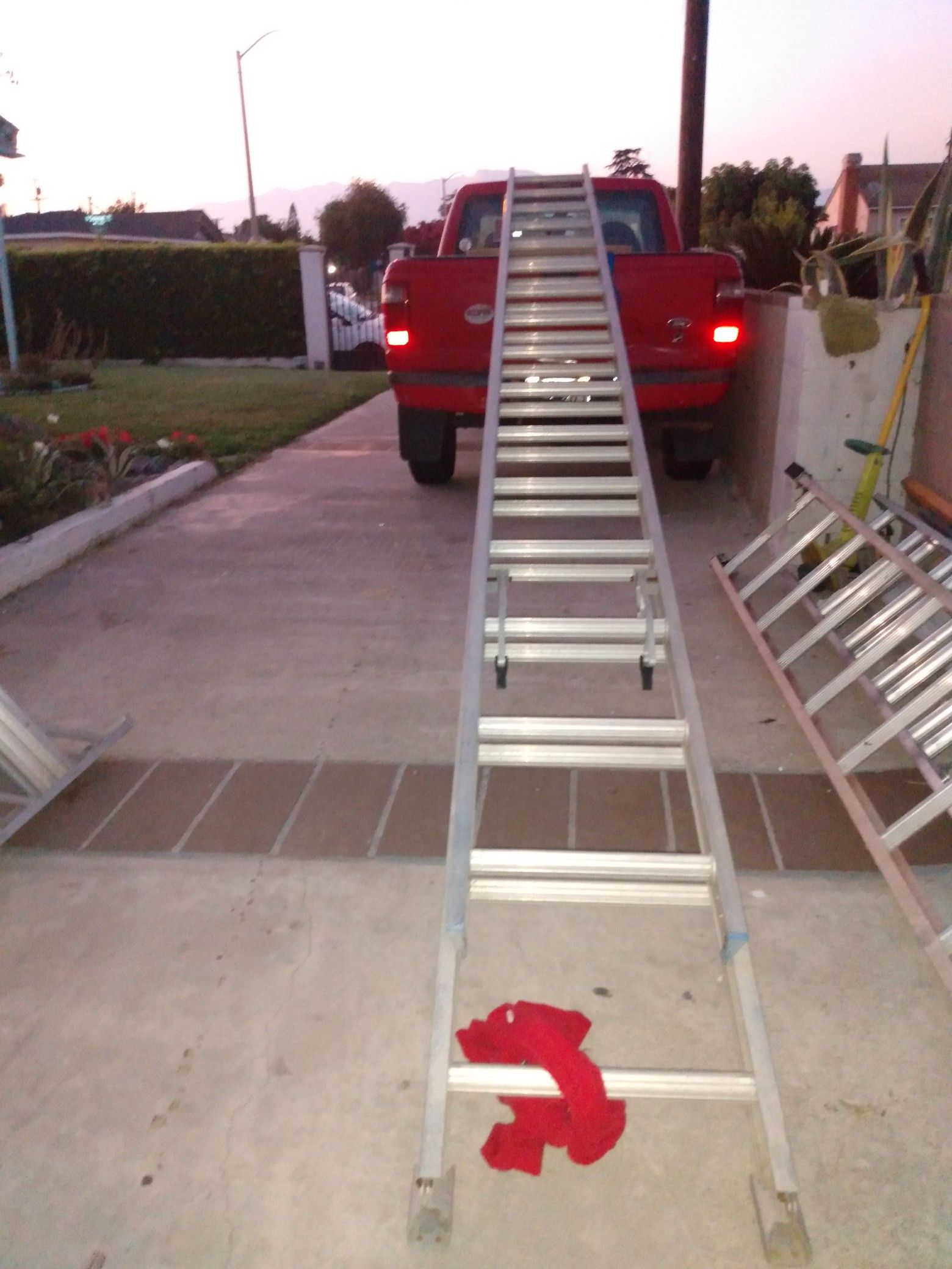 32 ft aluminum ext ladder