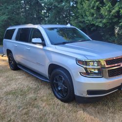 2020 Chevy Suburban 4wd, Full Optioned,8 Passenger 