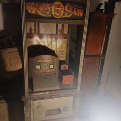 Vintage Claw Machine 