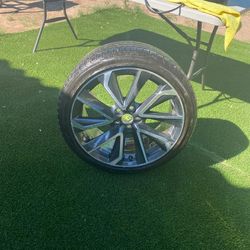 Toyota Corolla 2021 wheel rim with tire 225/45 R18