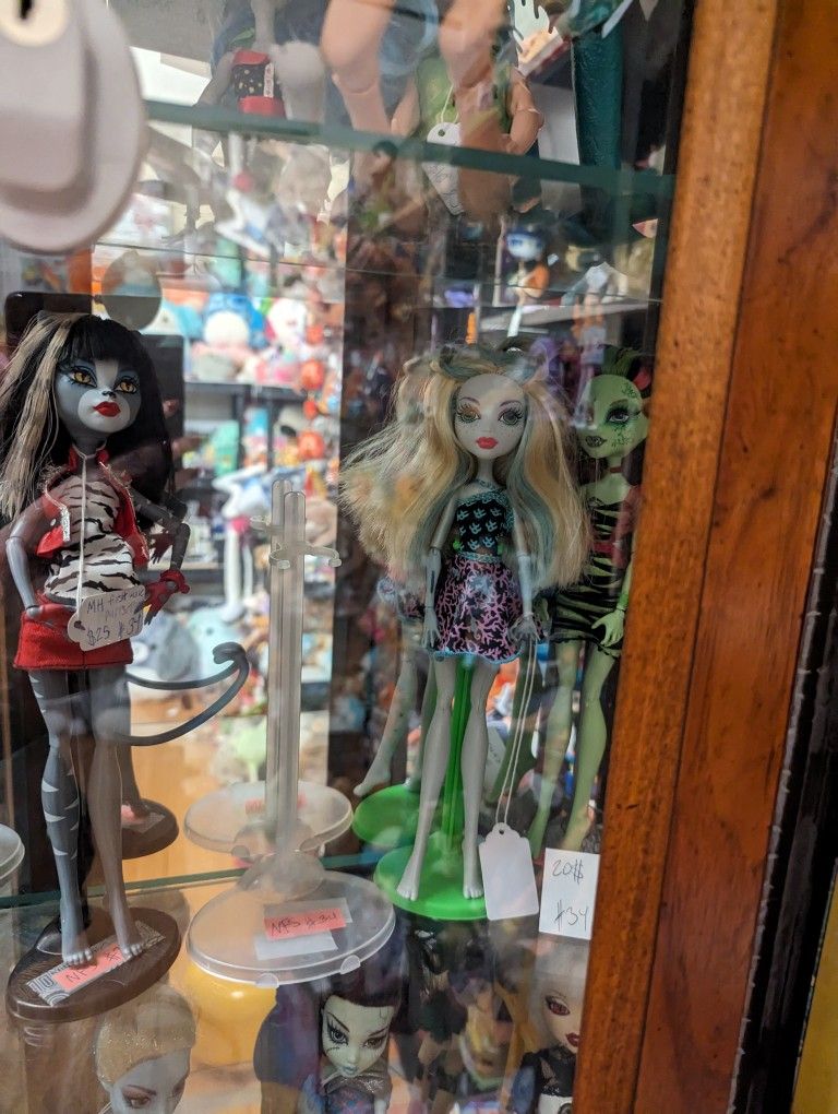 Bratz Dolls, Candles,Toys, Stickers, Board Games, Plushies