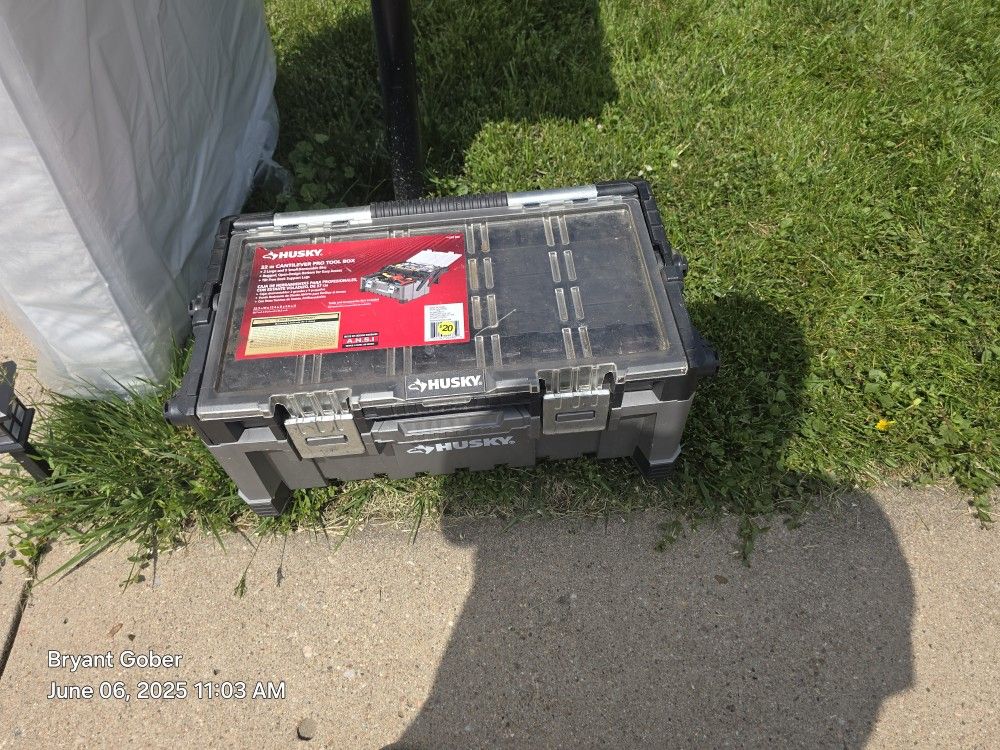 Husky Cantilever Pro Tool Box