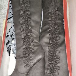 Elle Shoes Elle Riva Gray Ruffle Wedge Boots  8.5