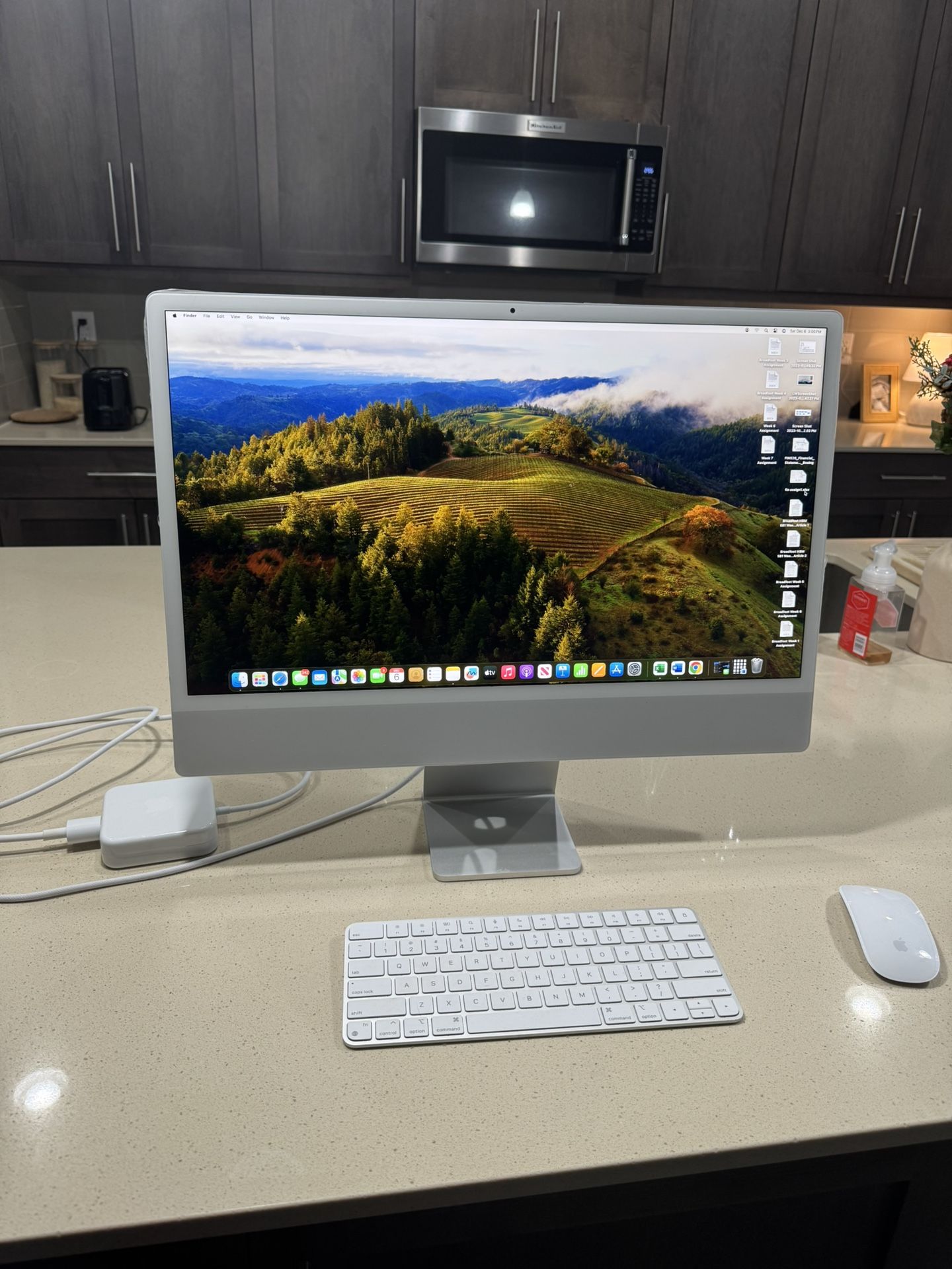 iMac 24” M1 Silver in Perfect Condition