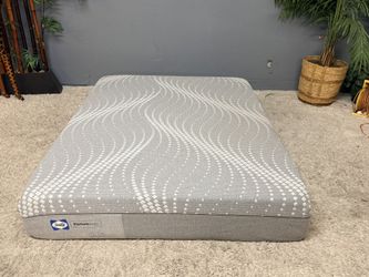 Nice Clean Queen Size Sealy Posturepedic 12.5” Thick Memory Foam Mattress - Delivery Available