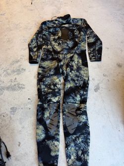 Seac 2mm wetsuit.