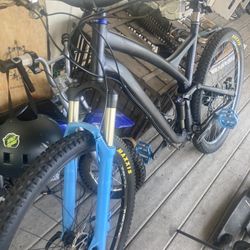 Full suspension mountain bike Perfect Condition 